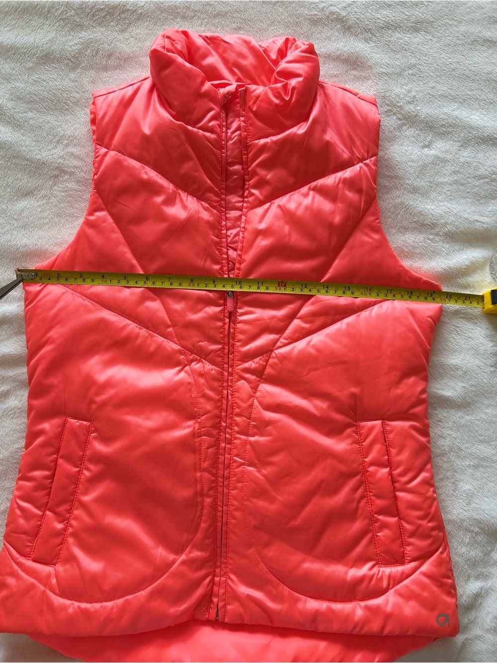 GAP Bright Coral GapFit Puffer Vest size Small - Picture 3 of 6